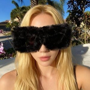 Luxurious Black Faux Fur sunglasses 379 51 23-142